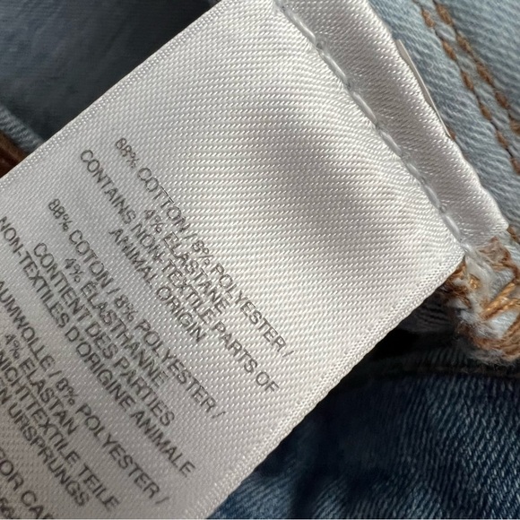 Madewell 9" High-Rise Skinny Jeans in Ontario Wash: Distressed-Hem Edition - Picture 9 of 10